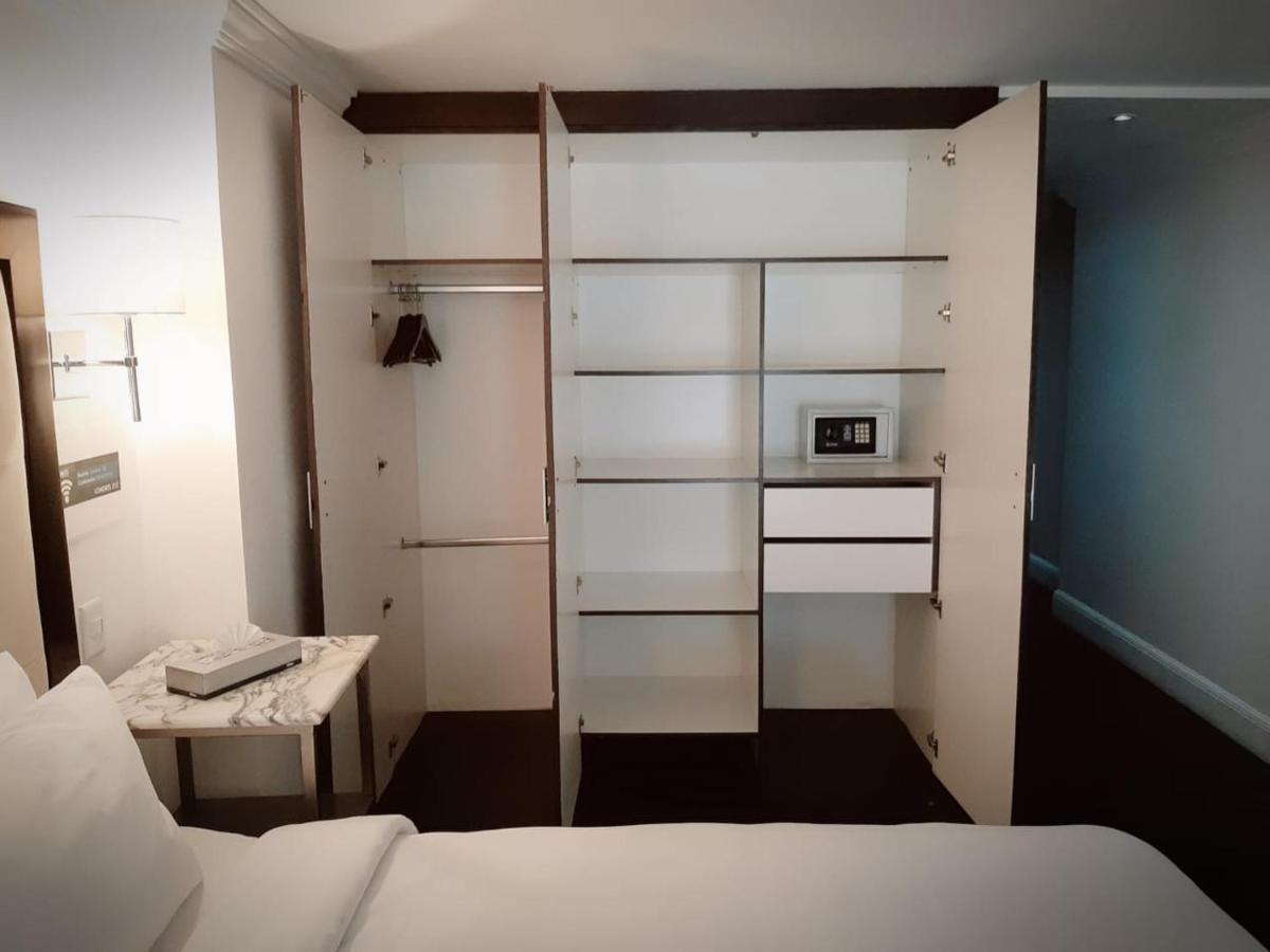 Aparthotel Londres 212 3*